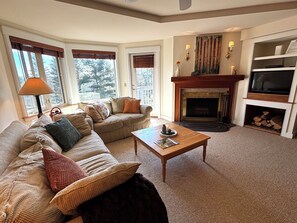 TV, fireplace, ping pong