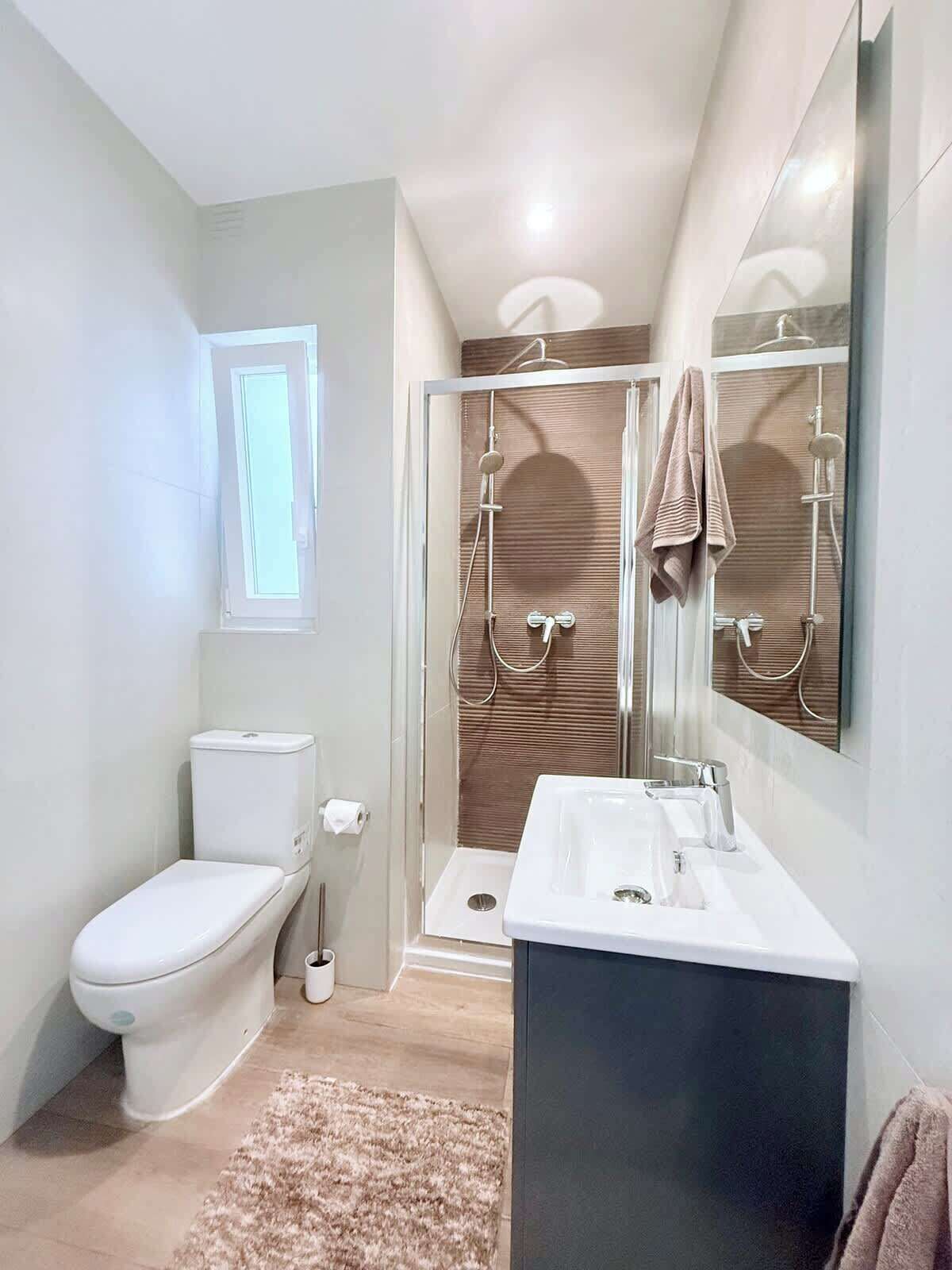 Shower, hair dryer, shampoo