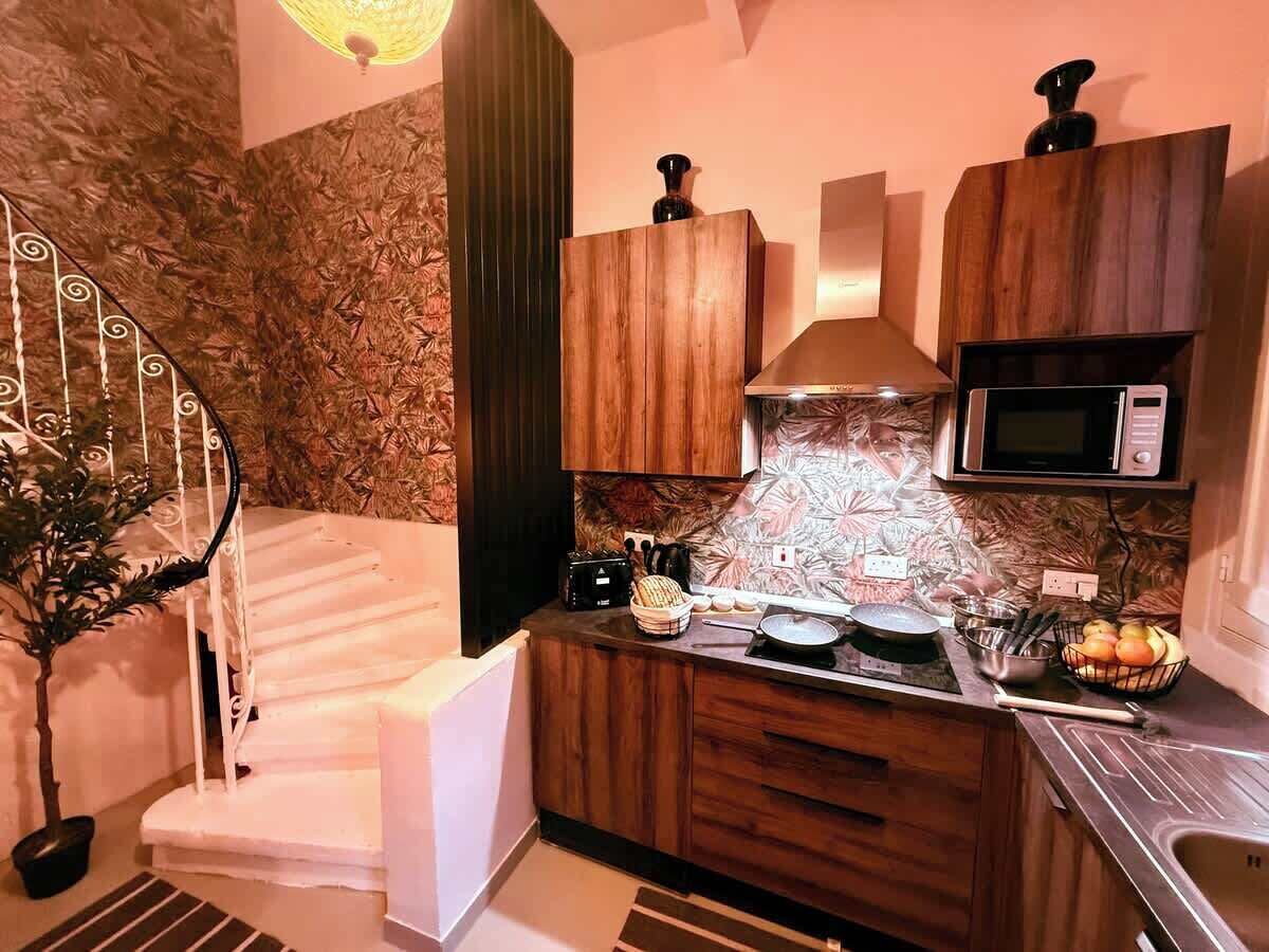 Microwave, stovetop, toaster