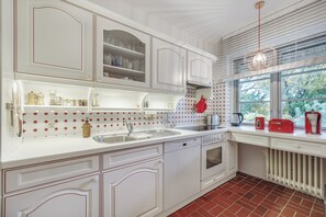 Réfrigérateur, four, plaque de cuisson, lave-vaisselle