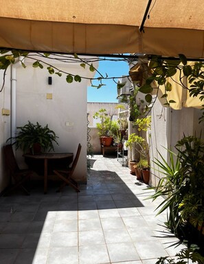 Outdoor dining - Cozy Apartment, city center. Garage (Málaga)