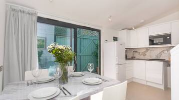 Fridge, microwave, coffee/tea maker, toaster