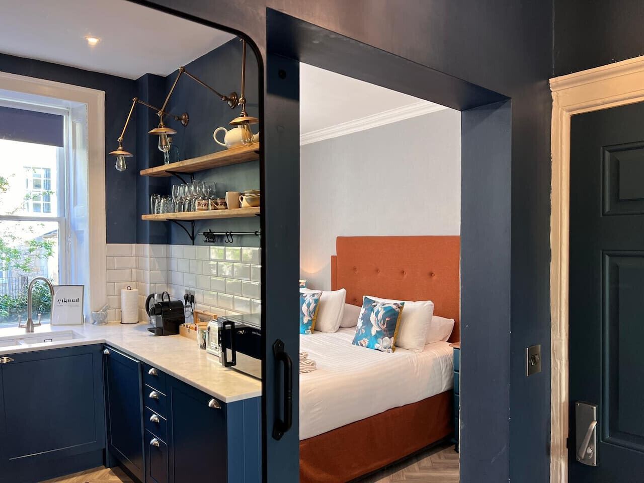 Réfrigérateur, micro-ondes, four, lave-vaisselle