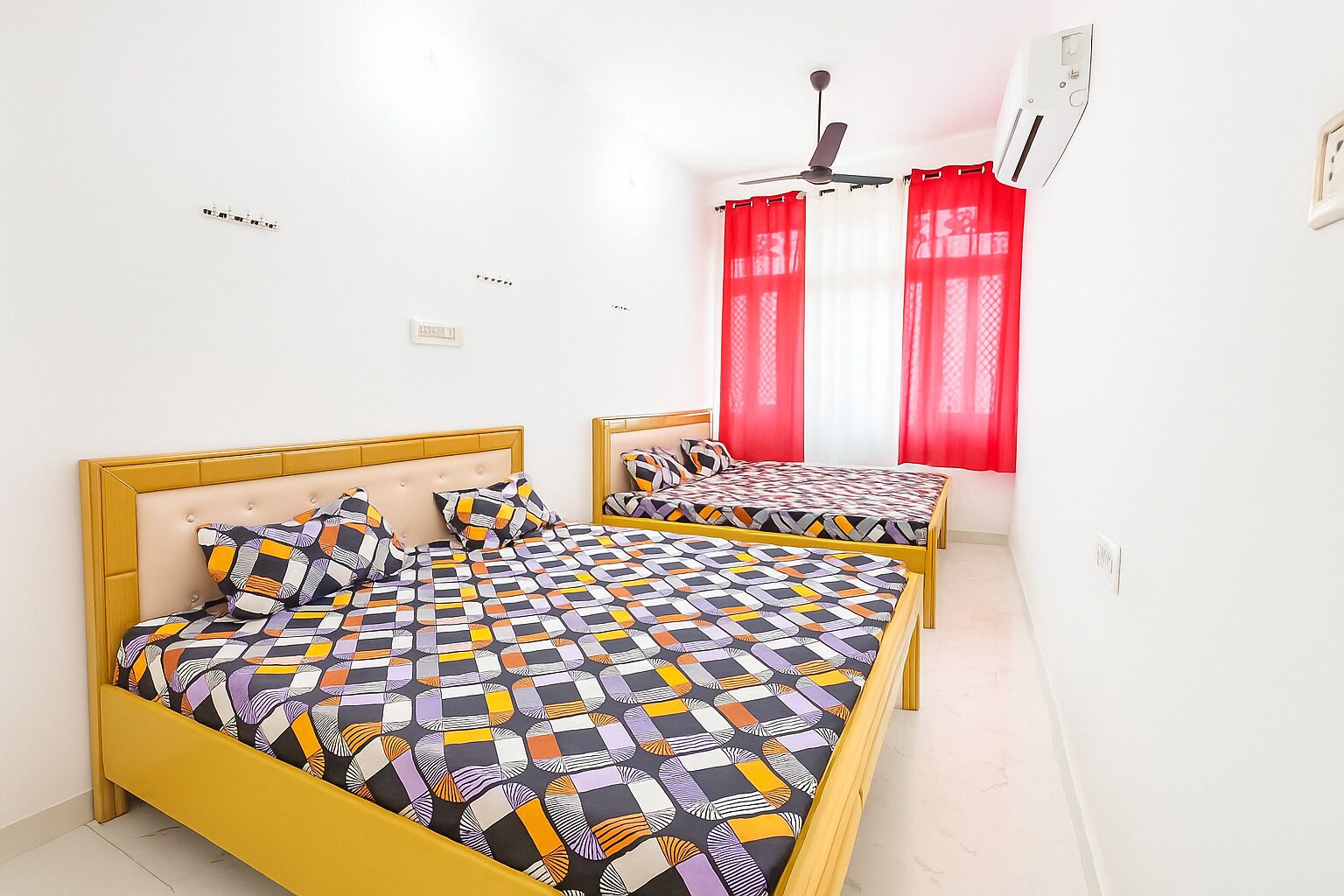 Hypo-allergenic bedding, desk, soundproofing, free WiFi