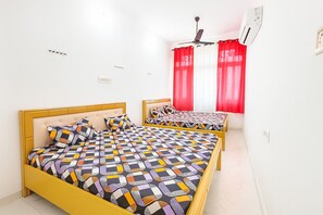 Hypo-allergenic bedding, desk, soundproofing, free WiFi