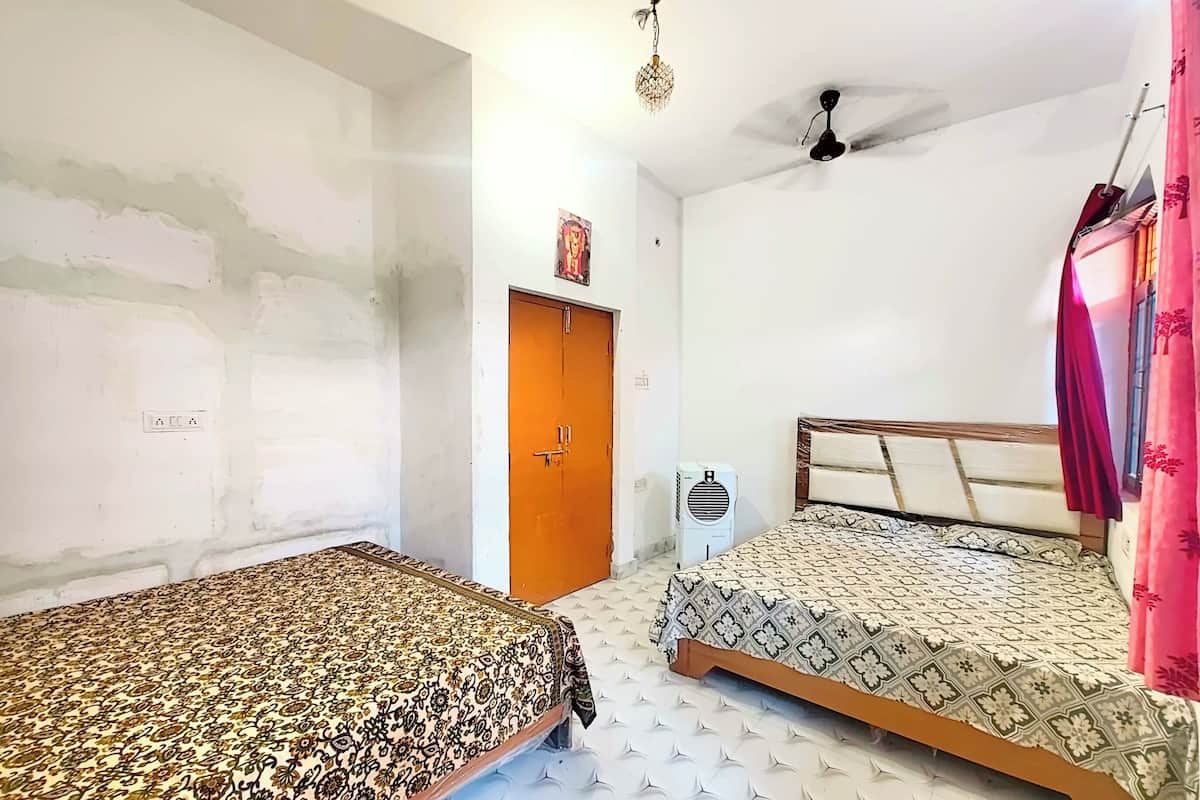 Deluxe Quadruple Room | Hypo-allergenic bedding, desk, soundproofing, free WiFi