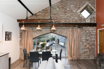 Strawberry Line, flat 1