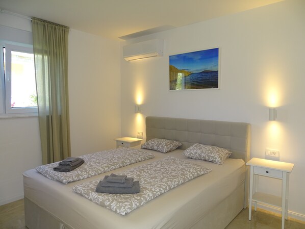 3 chambres, fer et planche à repasser, Wi-Fi gratuit, draps fournis