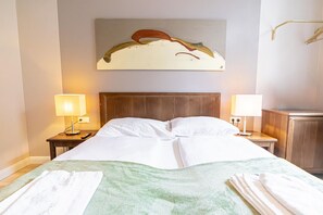 1 bedroom, iron/ironing board, WiFi, bed sheets - Chic Room with Private Bath | Mariahilferstraße (Vienna)