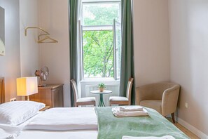 1 chambre, fer et planche à repasser, Wi-Fi, draps fournis