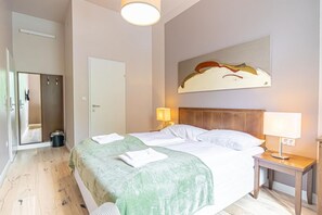 1 bedroom, iron/ironing board, WiFi, bed sheets - Chic Room with Private Bath | Mariahilferstraße (Vienna)