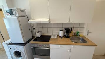 Basic Apartment | Private kitchen