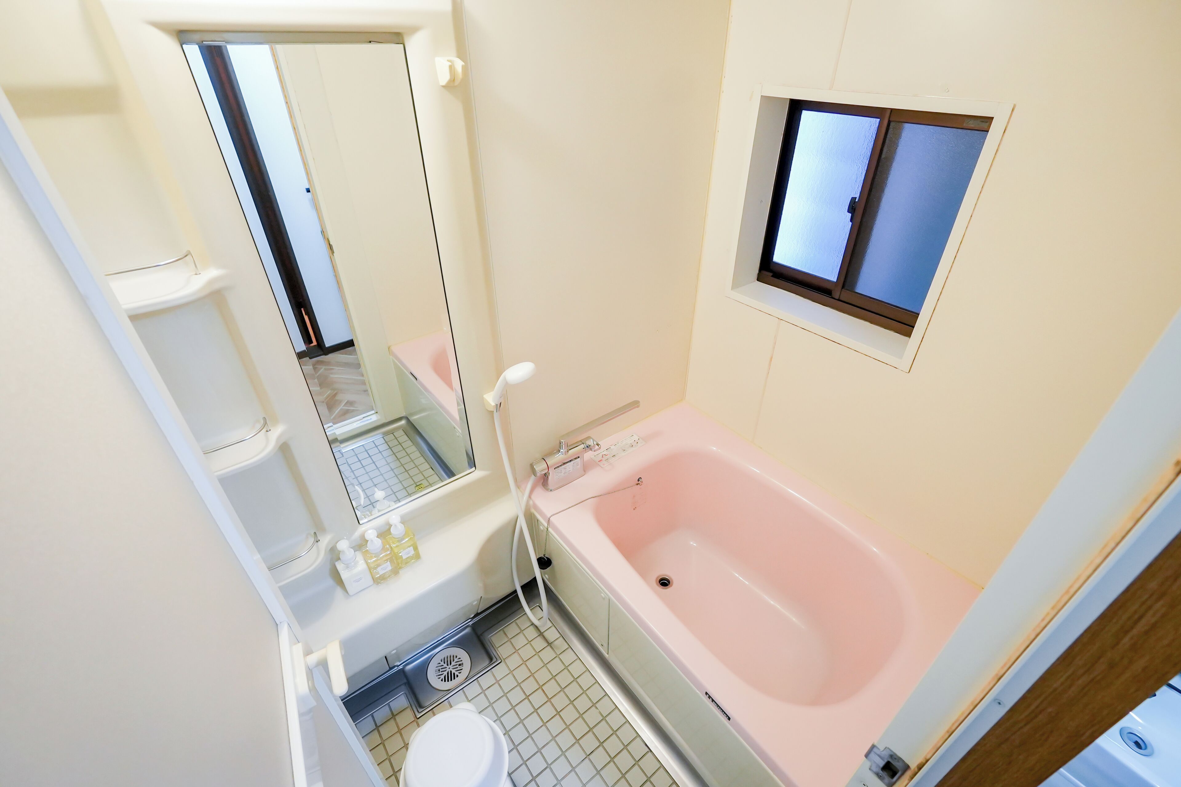 Comfort House, Non Smoking | Bathroom | Separate tub and shower, free toiletries, hair dryer, bidet