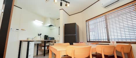 Maison Confort, non-fumeur | Restauration dans la chambre