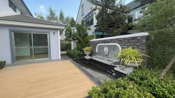 House, 4 Bedrooms, Smoking, Balcony | Terrace/patio