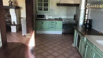 Micro-ondes, four, plaque de cuisson, lave-vaisselle