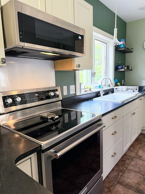 Micro-ondas, fogão, cooktop, lava-louças