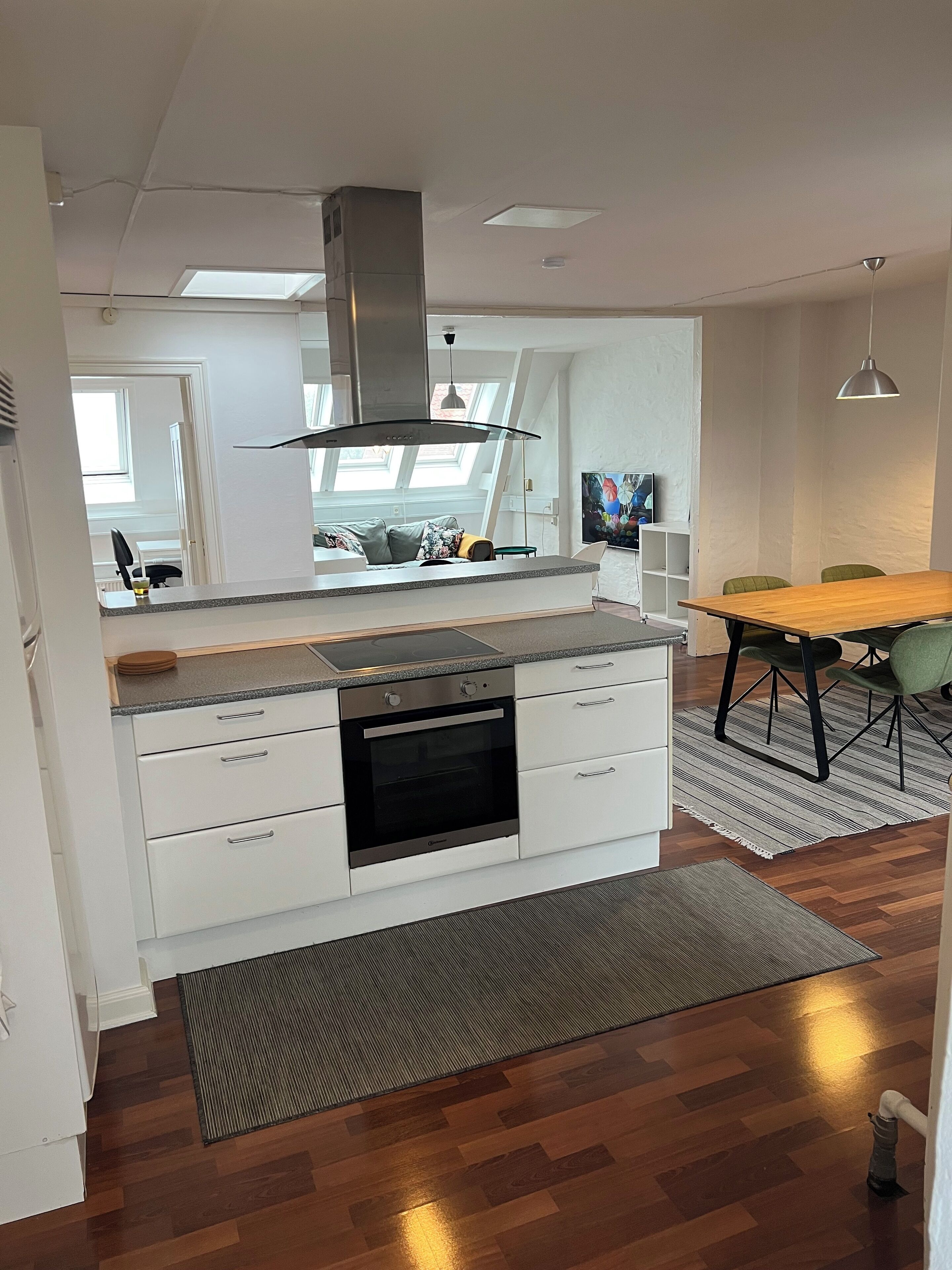 Comfort-huoneisto, tupakointi kielletty, kaupunkinäköala | Yksityinen keittiö