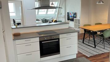 Comfort Apartment, Non Smoking, City View | Private kitchen