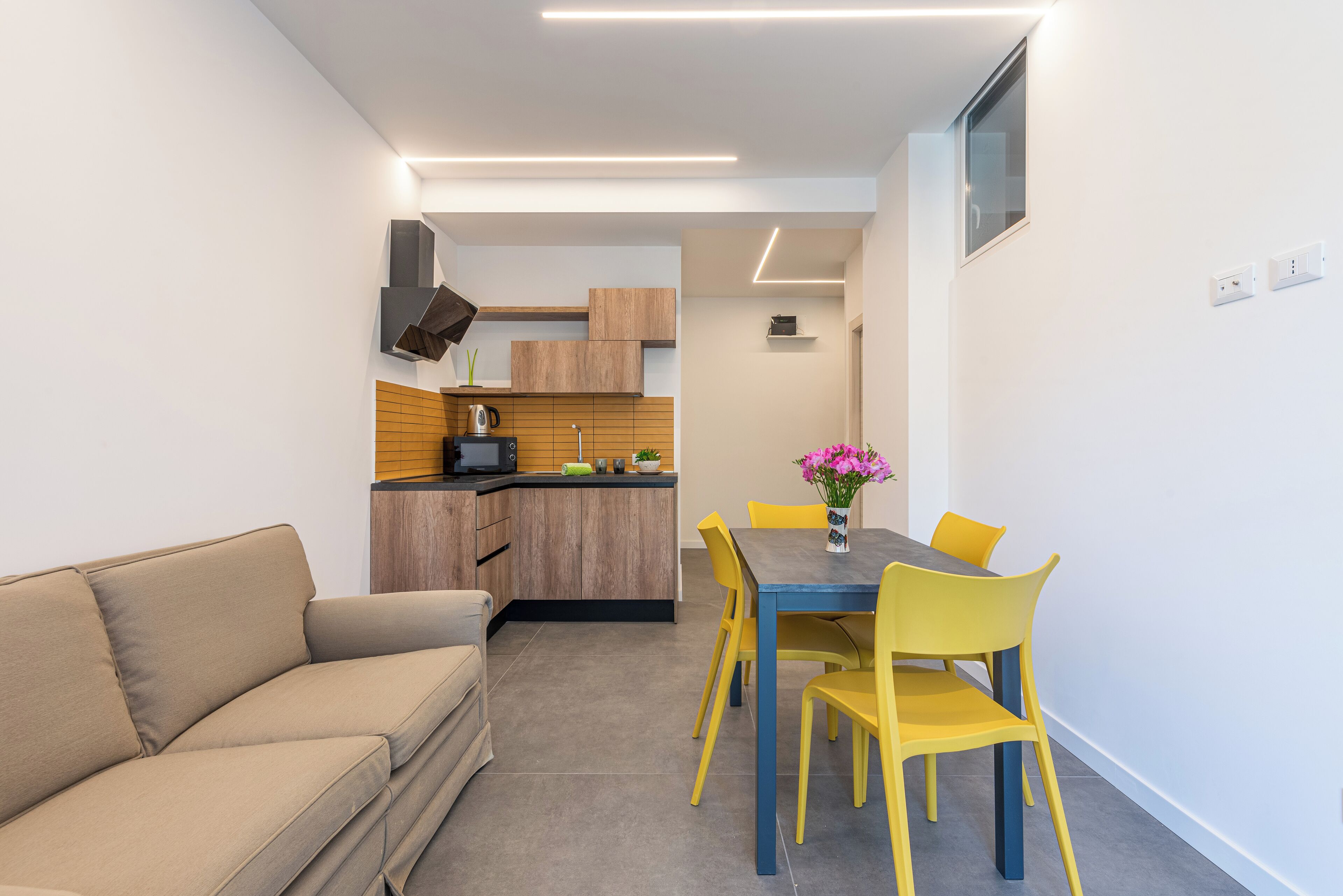 Comfort-Apartment, 2 Schlafzimmer, Balkon, Stadtblick | Wohnbereich