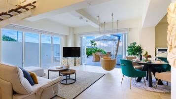 Luxury Villa, 1 King Bed, Balcony, Ocean View | Interior