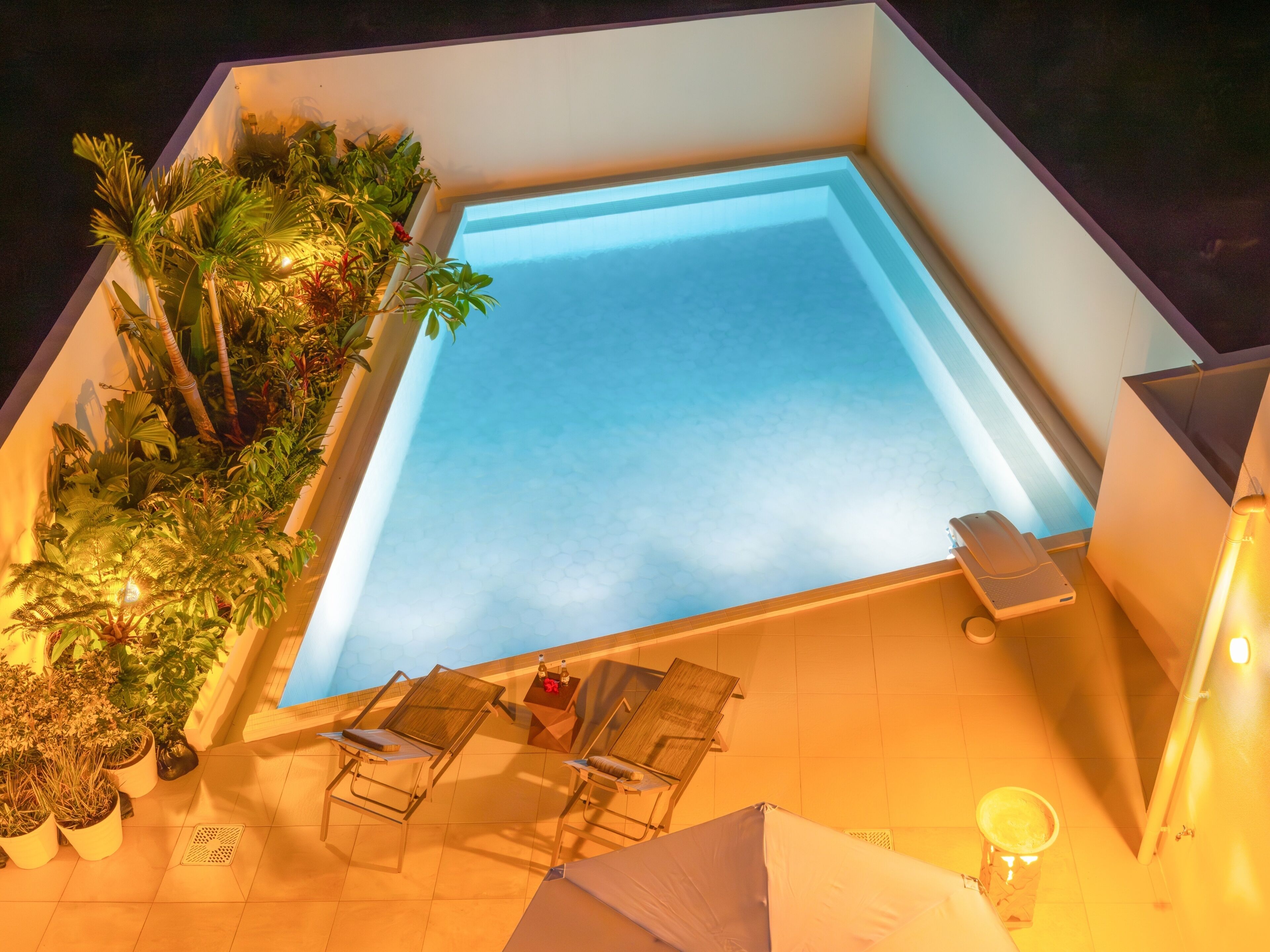 Luxe villa, 1 kingsize bed, balkon, uitzicht op oceaan | Uitzicht vanaf balkon