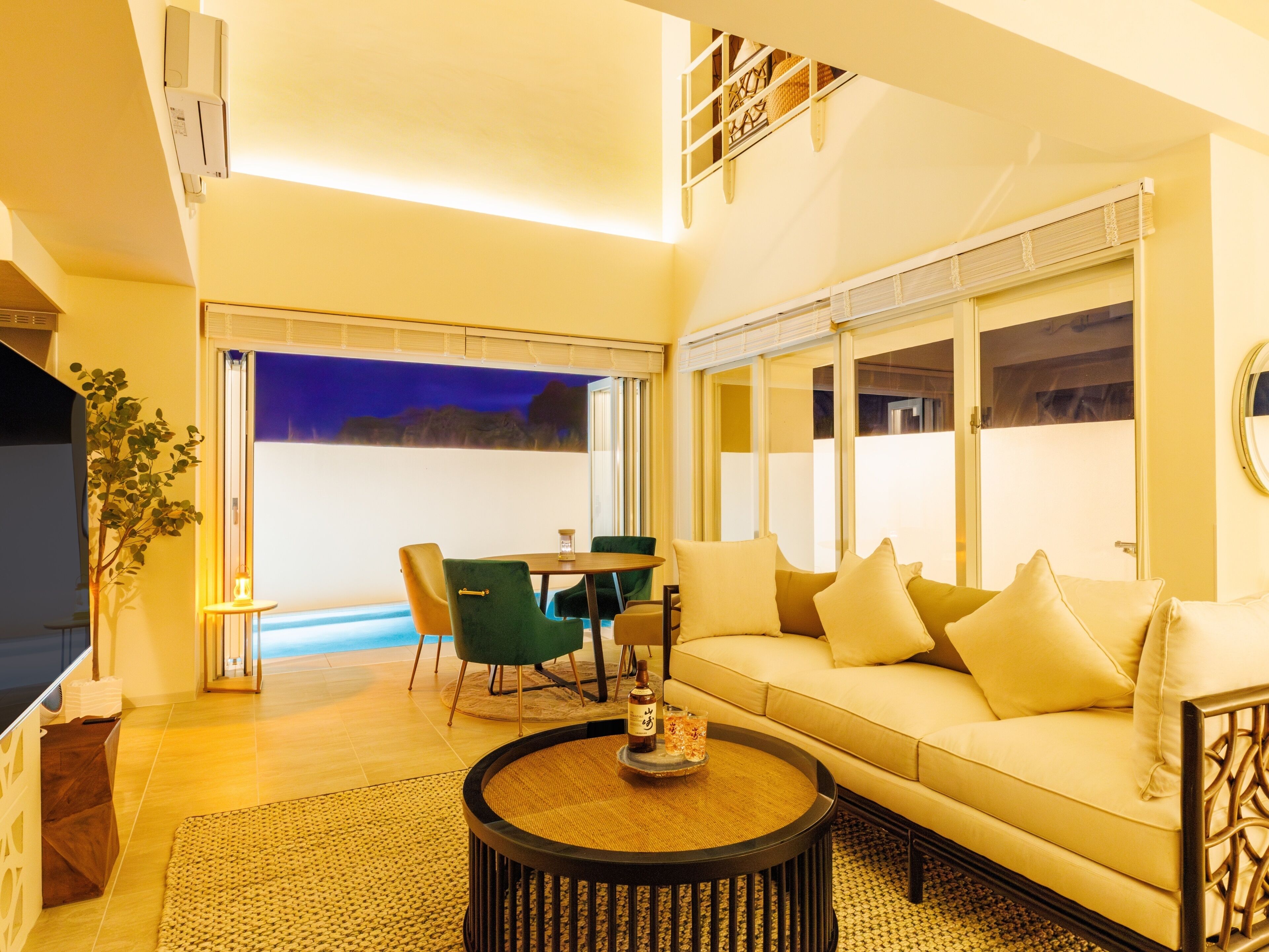 Vil·la de luxe, balcó, vistes a l'oceà | Minibar gratuït, escriptori i espai de treball apte per a portàtils 