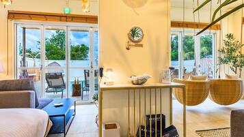 Luxury-Villa, 2 Doppelbetten, Nichtraucher, Balkon | Kostenlose Minibar, Schreibtisch, laptopgeeigneter Arbeitsplatz