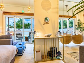 Luxury-Villa, 2 Doppelbetten, Nichtraucher, Balkon | Kostenlose Minibar, Schreibtisch, laptopgeeigneter Arbeitsplatz