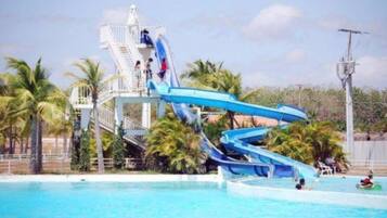 Lejlighed - 2 soveværelser - handicapvenligt - privat pool | Pool | Udendørs pool