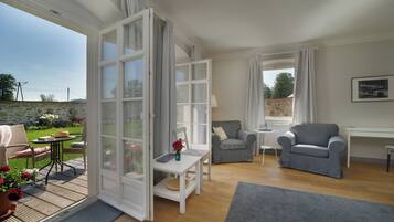 Classic Double Room, Balcony, River View | In-room safe, free WiFi