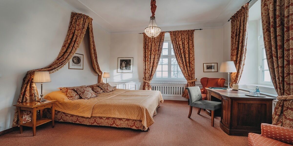 Classic-Doppelzimmer, Parkblick | Badezimmer | Dusche, kostenlose Toilettenartikel, Haartrockner, Handtücher