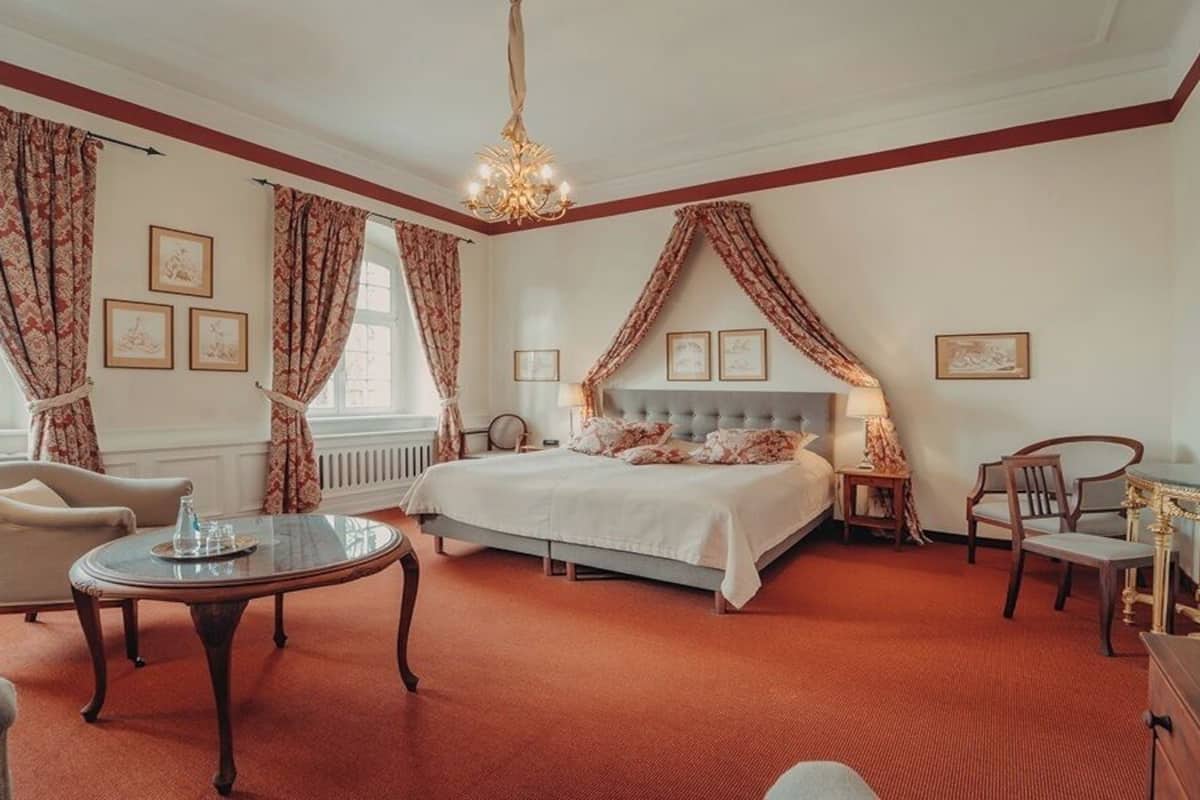 In-room safe, free WiFi