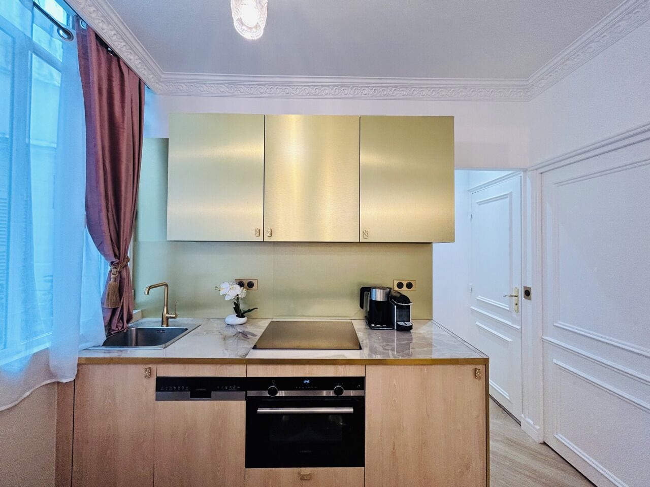 Apartment, Courtyard View | Private kitchen | Fridge, microwave, oven, stovetop