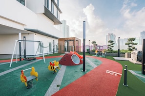 Khu vui chơi trẻ em - ngoài trời
