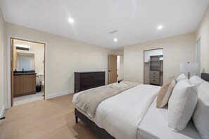 3 bedrooms, iron/ironing board, travel crib, WiFi