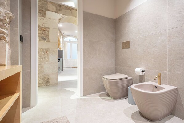 Bathroom - One-Bedroom House (Syracuse)
