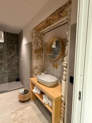 Bathroom - One-Bedroom House (Syracuse)