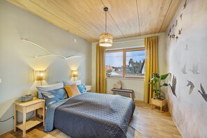 3 bedrooms, WiFi, bed sheets