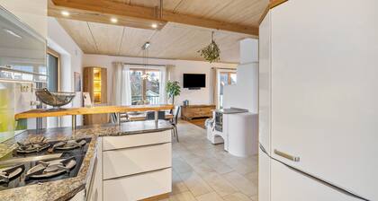 Apartment 'With Heart and Wood' with Balcony and Wi-Fi