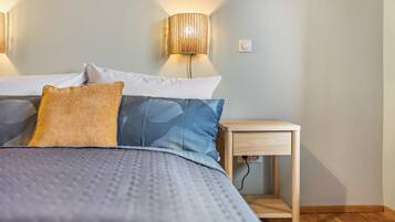 2 bedrooms, WiFi, bed sheets