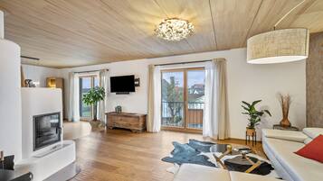 TV, fireplace, table tennis