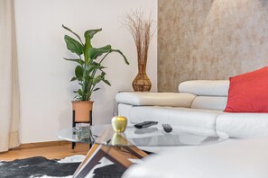 Tv, pejs, bordtennisbord