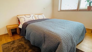 WiFi, bed sheets