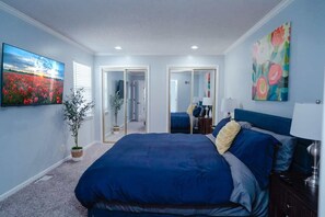3 bedrooms, desk, iron/ironing board, travel cot