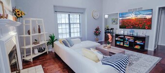 Sunflower Suite- Central, Near Highway