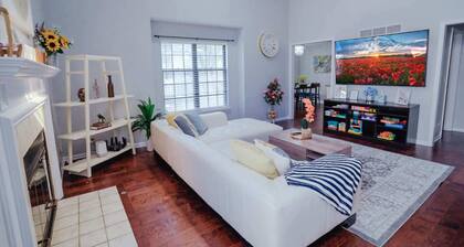 Sunflower Suite- Central, Near Highway