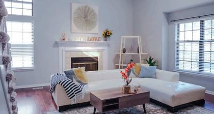 Sunflower Suite- Central, Near Highway