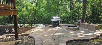 The Cozy Nest- Central Overland Park, Near Highway