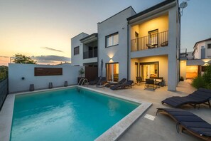 Udendørs pool, opvarmet pool